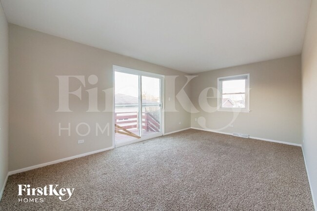 Building Photo - 19 E 140th Ct