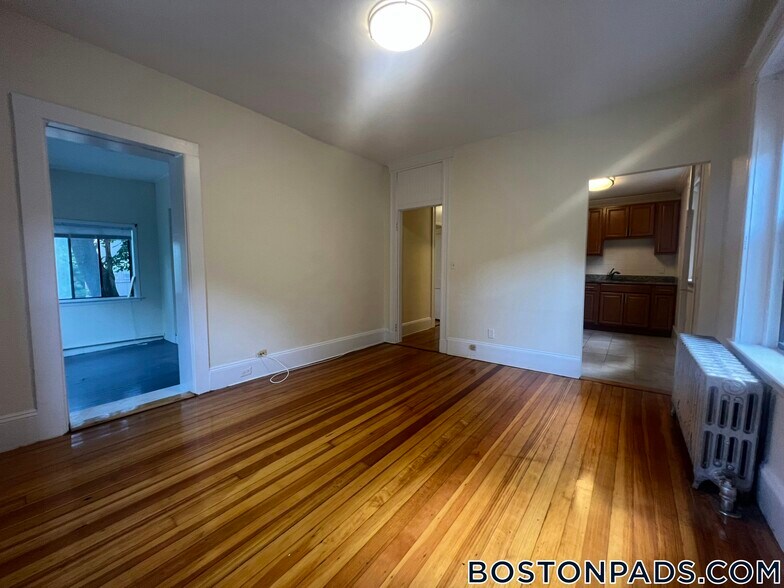 Building Photo - 143 Freeman St