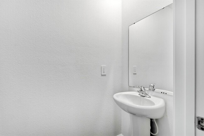 Building Photo - 141 Sage Br St