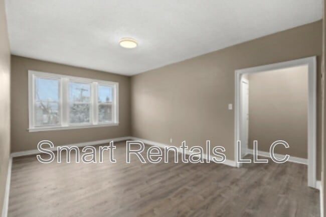 Building Photo - 4209 Ellenwood Ave