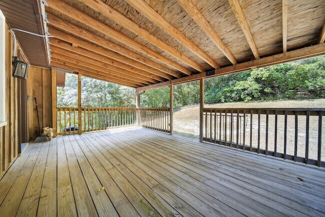 Building Photo - 3390 Tyree Springs Rd