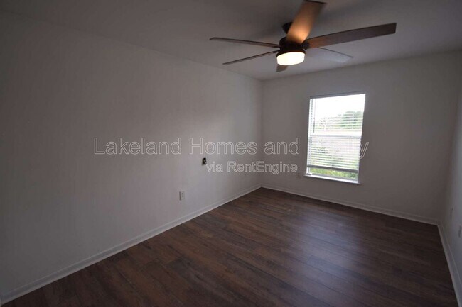 Building Photo - 5123 Spanish Oaks Dr