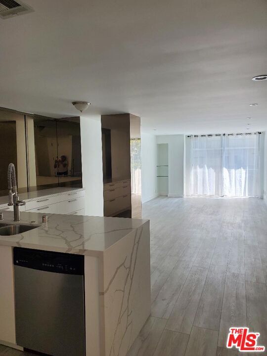 Building Photo - 10751 Wilshire Blvd