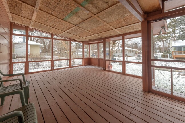 Building Photo - Great Roseville Home, Moundsview Schools, ...