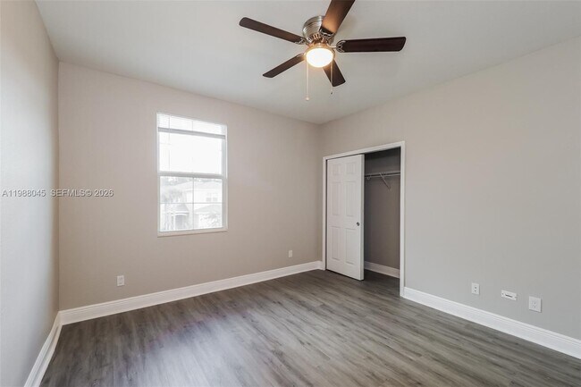 Building Photo - 1183 NW Leonardo Cir