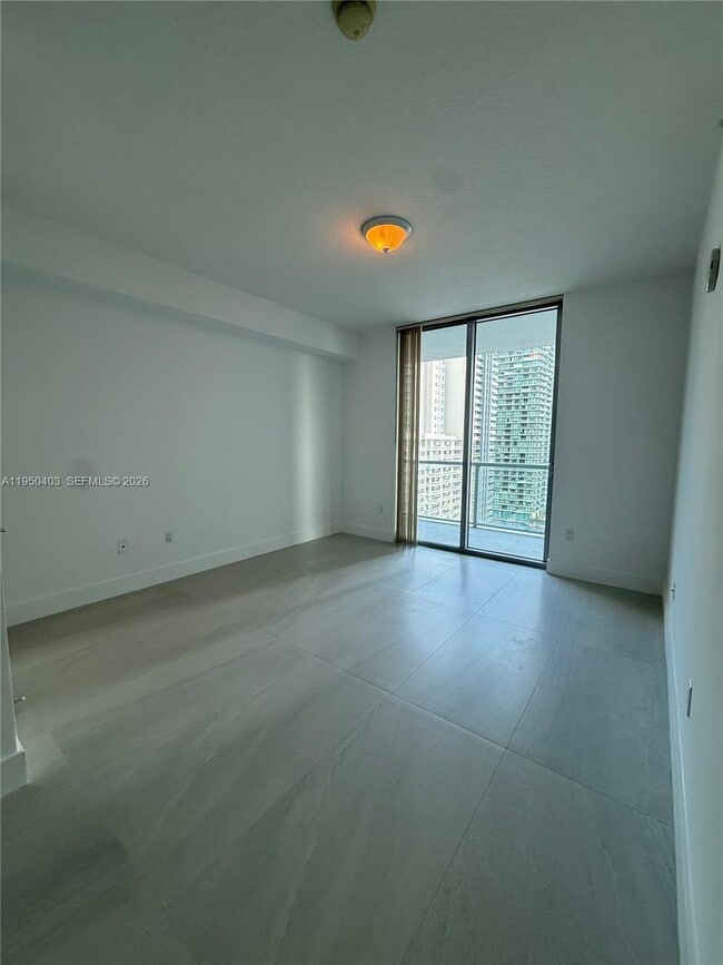 Building Photo - 1111 SW 1st Ave