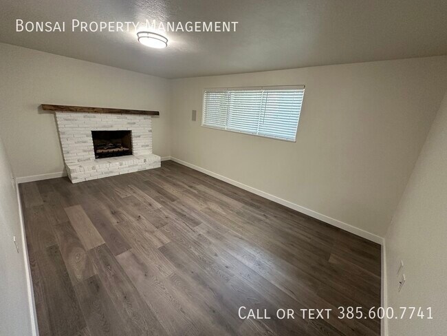 Building Photo - 8625 S Spartan Dr