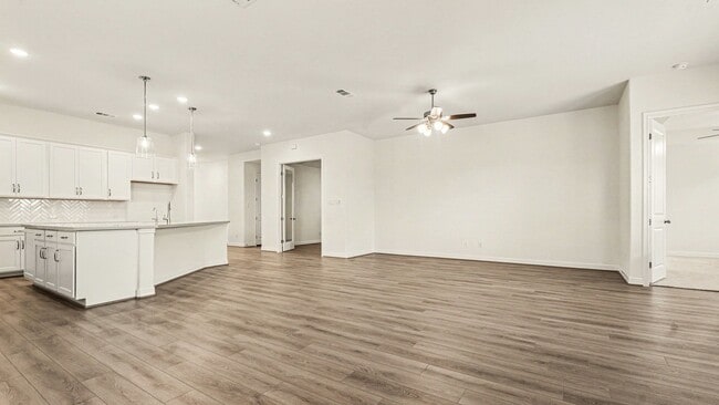 Building Photo - 14823 Mission Ave