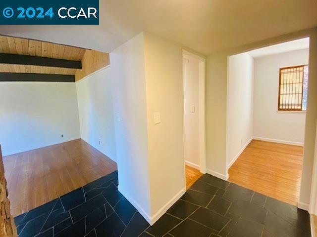 Building Photo - 612 Tahos Rd