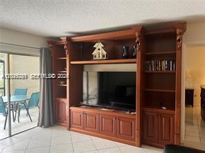 Building Photo - 4000 Crystal Lake Dr