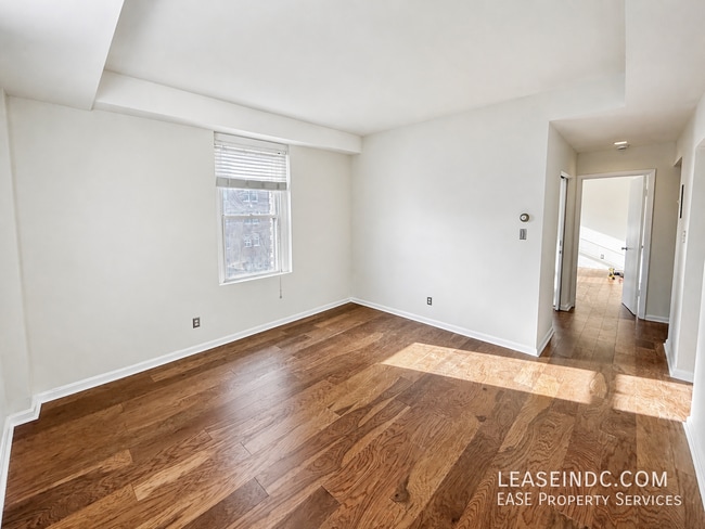 Building Photo - 1133 13th St NW