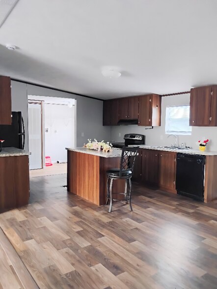 Building Photo - 161 Rainbow Dr