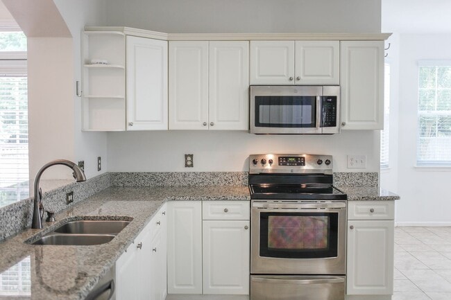 Building Photo - Gorgeous 5 Bedroom Rental in Virginia Beach