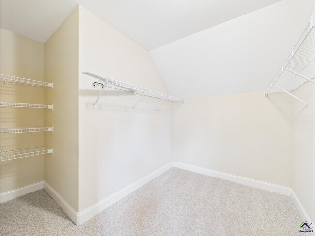 Building Photo - 205 Pebble Stone Pl