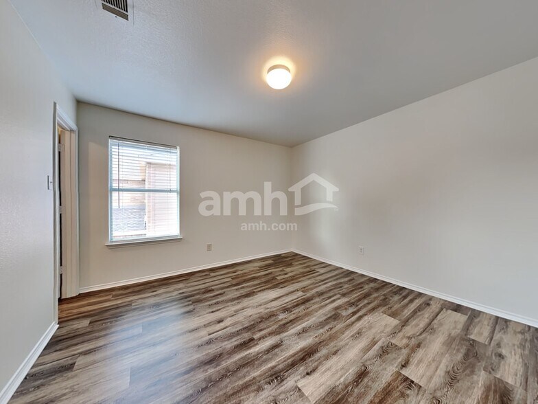 Building Photo - 9036 Yellow Cedar Trl