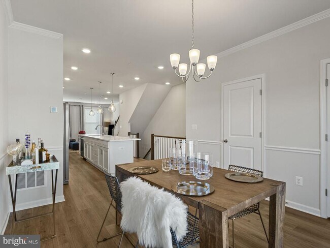 Building Photo - 4810 Vista Glen Ln