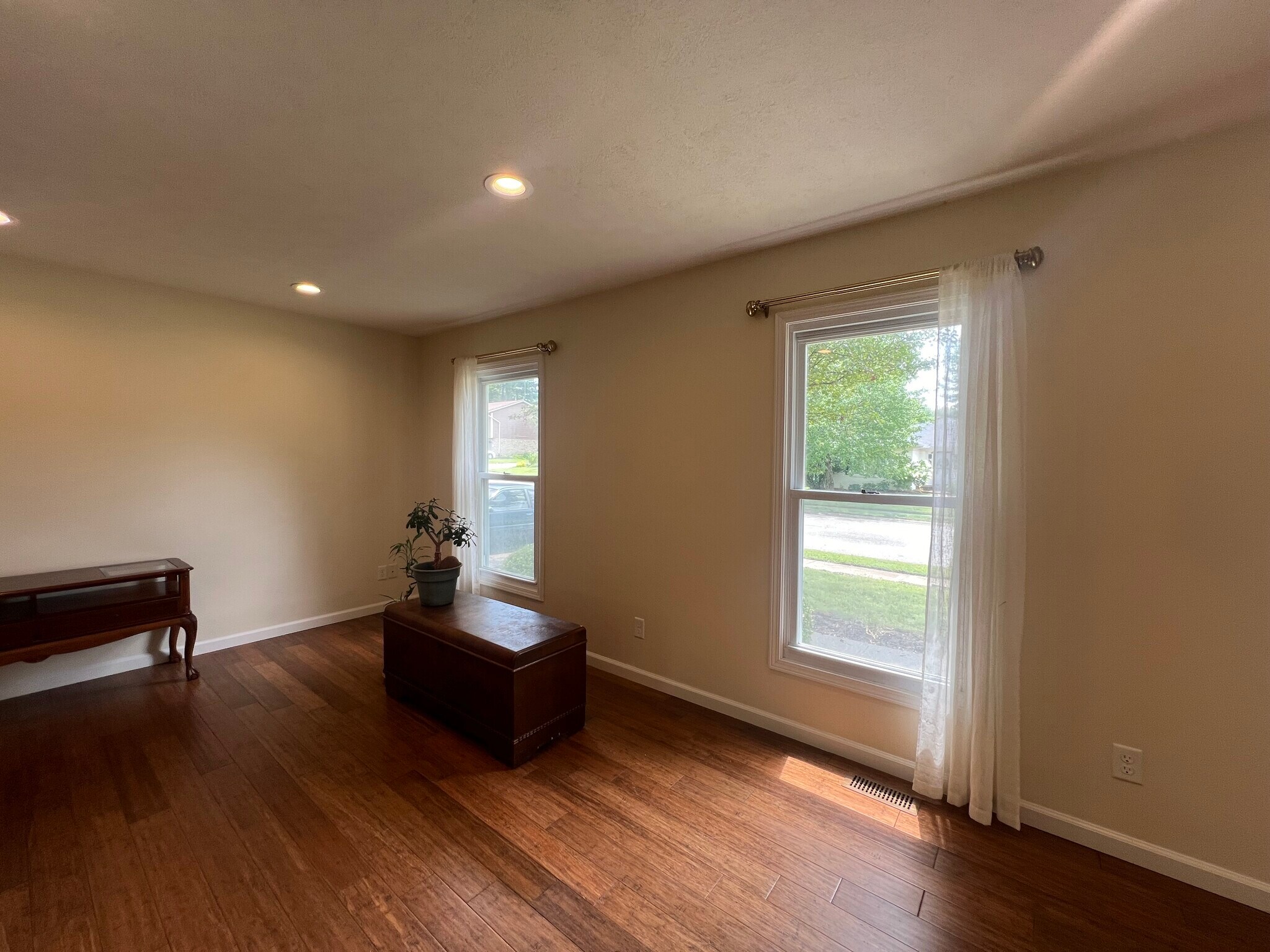 Building Photo - 1803 E Thornton Dr