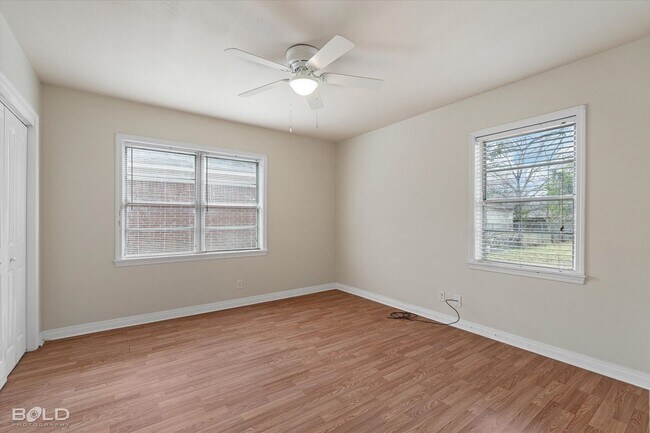 Building Photo - 2726 W Cavett Dr