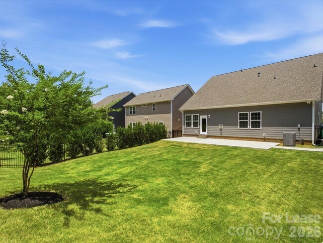 Building Photo - 1012 Whipcord Dr