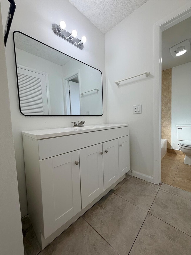 Building Photo - 3100 N Pine Island Rd