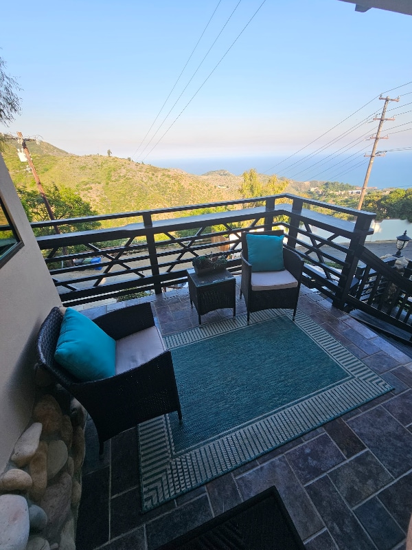 Building Photo - 4355 Ocean View Dr
