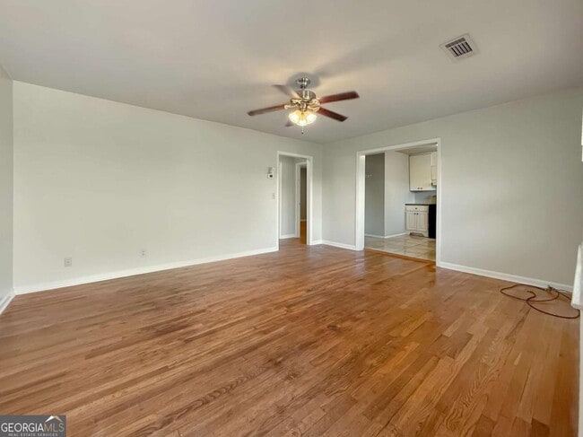 Building Photo - 514 Clover Dr