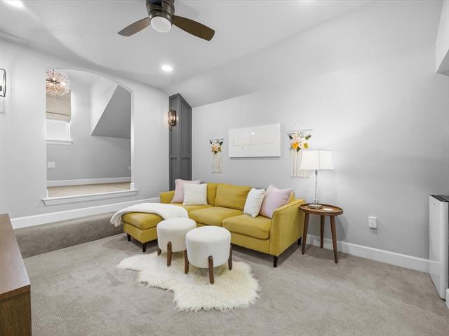 Building Photo - 2325 Offerande Dr