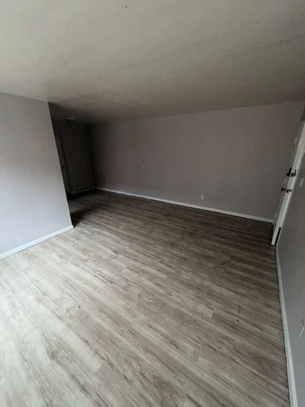 Building Photo - 13965 Superior Rd