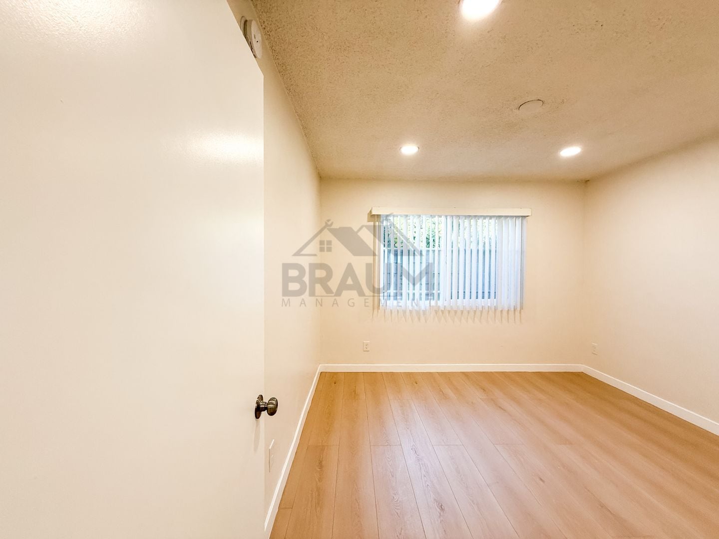 Building Photo - 6336 Tujunga Ave