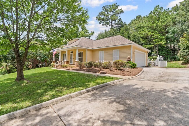Building Photo - GREAT COMMUTE IN SPANISH FORT ESTATES