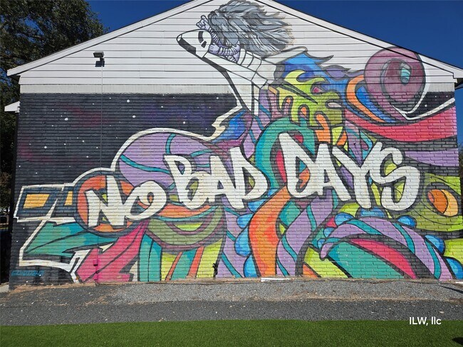 Building Photo - 815 Harvard St