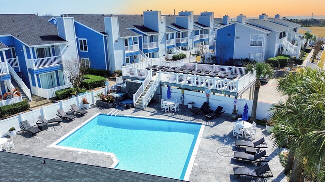 Building Photo - 3506 Cove View Blvd