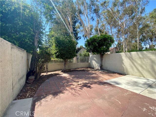 Building Photo - 809 Creekside Dr