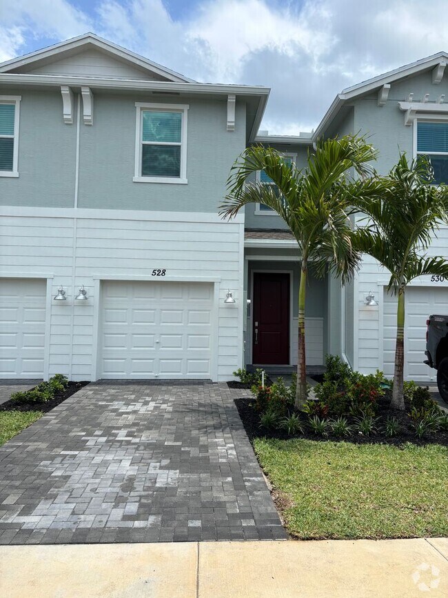 Building Photo - Veranda Landings