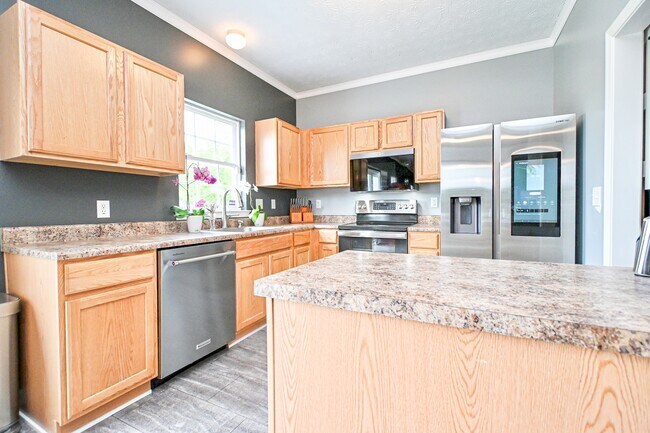 Building Photo - 5469 Fairford Ct