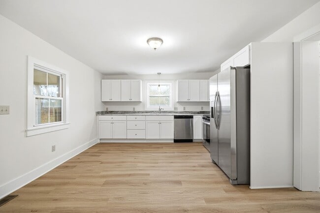 Building Photo - 1839 Spring Hill Rd