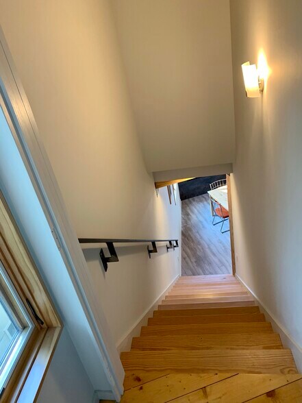 Building Photo - 413 W Haywood St