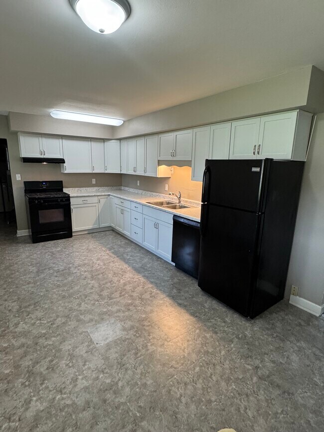 Building Photo - 6131 Revere Pl