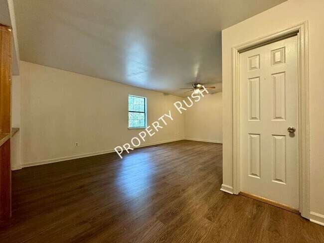 Building Photo - 6018 Champion Rd