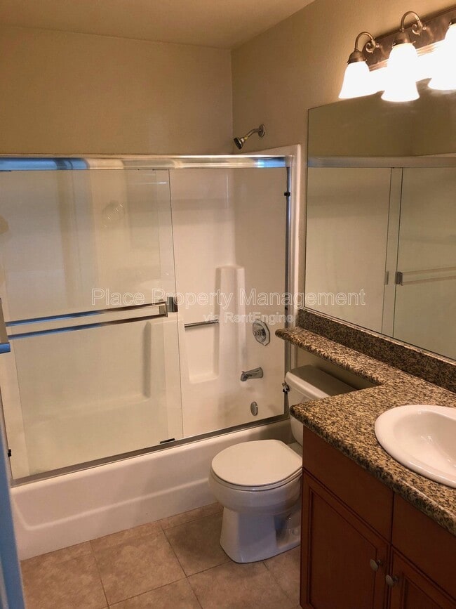 Building Photo - 1423 Graves Ave