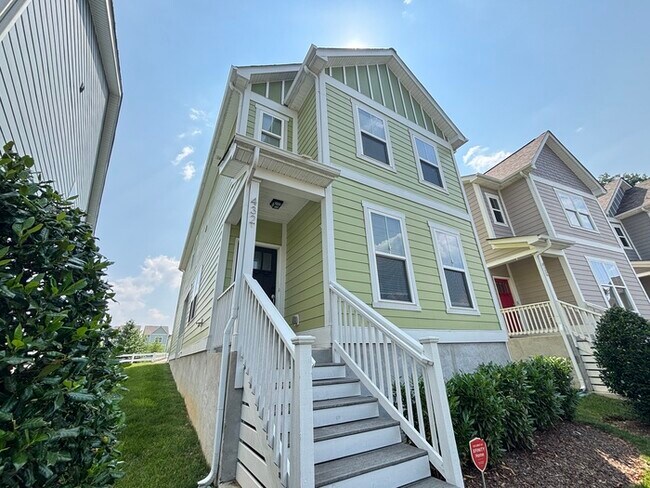 Building Photo - 432 Elegance Way