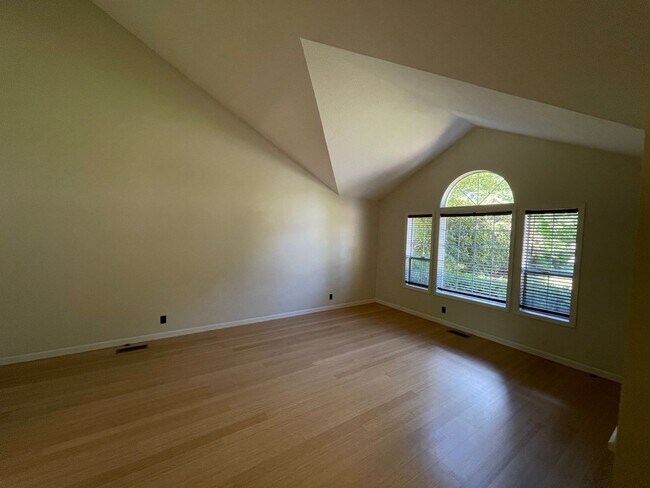 Building Photo - Fantastic 3 Bed/2 Bath Single Family Home on Blackburn St.