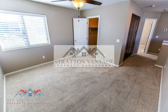 Building Photo - 544 N Alma School Rd