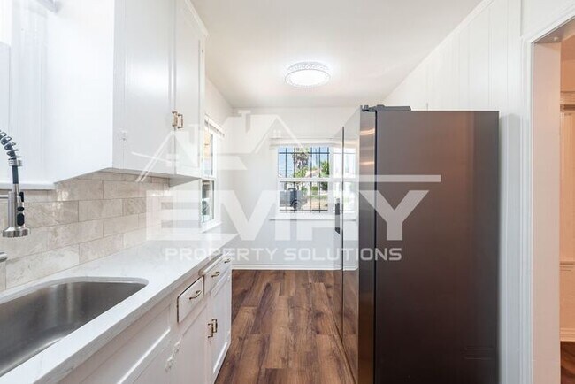 Building Photo - Remodeled 3 Bed 1 Bath Spanish-Style Gem for Rent