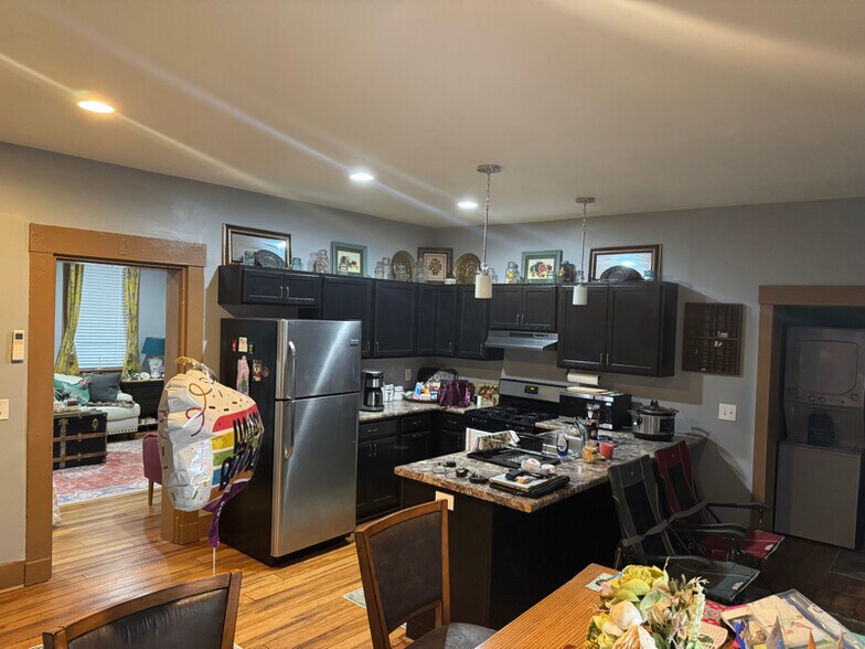 Building Photo - 201 Mulberry St