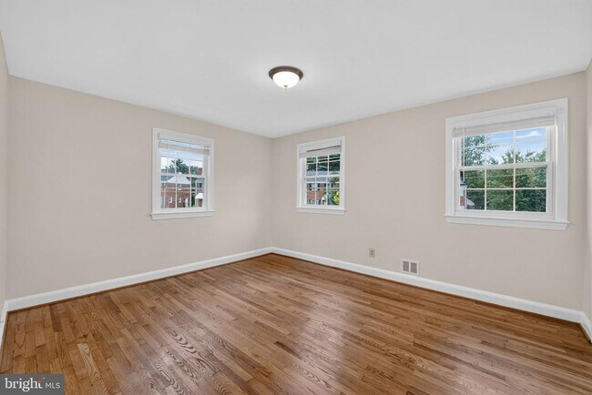 Building Photo - 406 Gilmoure Dr