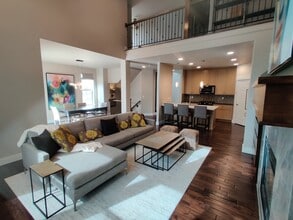 Building Photo - 13287 Alexis Dr