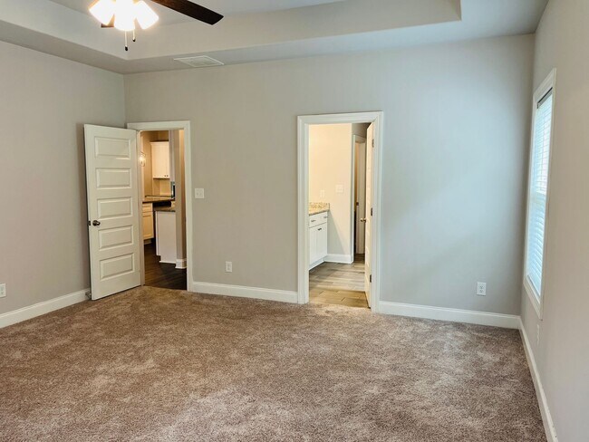 Building Photo - ***MOVE IN SPECIAL*** Wow! Perfect 4 bedro...