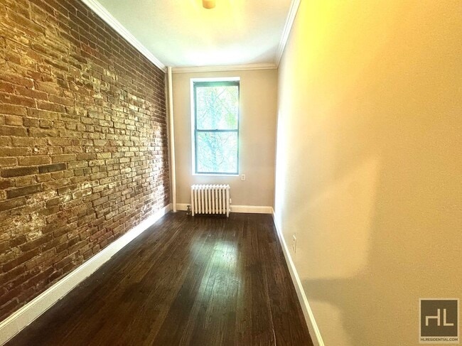 Building Photo - Tenth Avenue