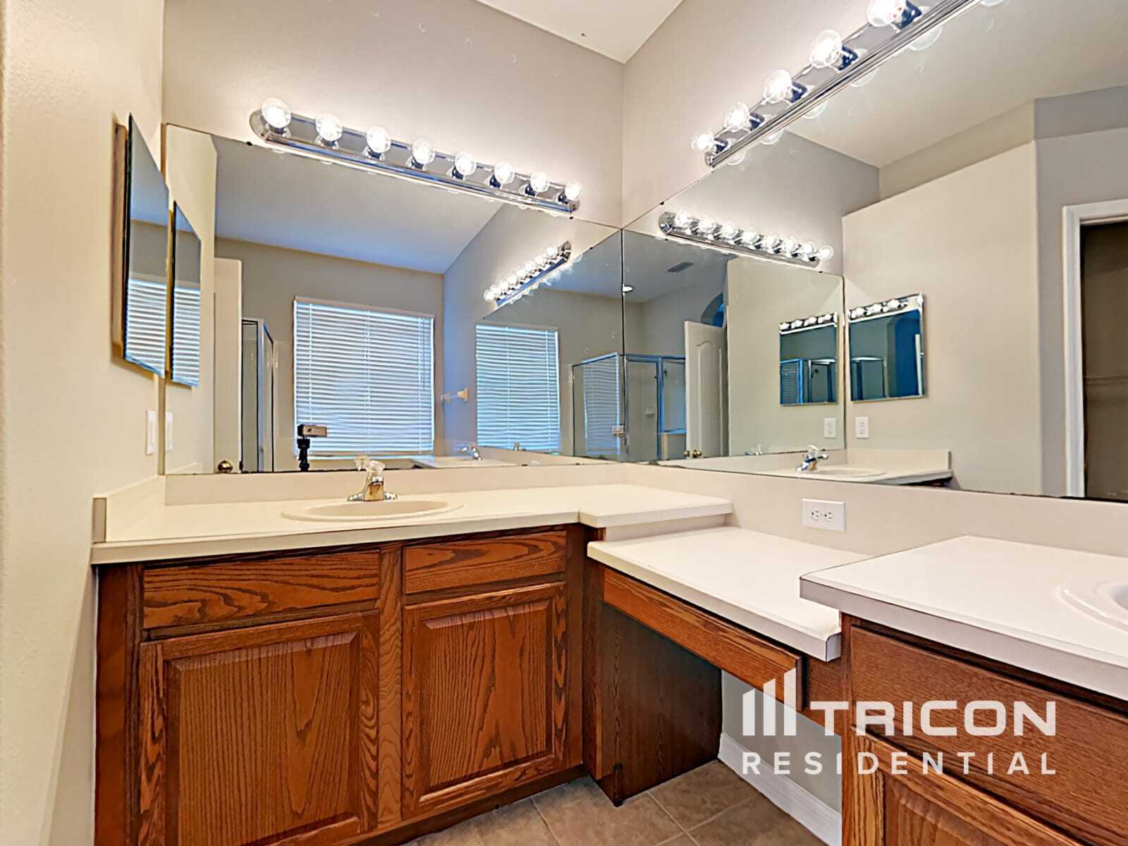 Building Photo - 5112 Clover Mist Dr